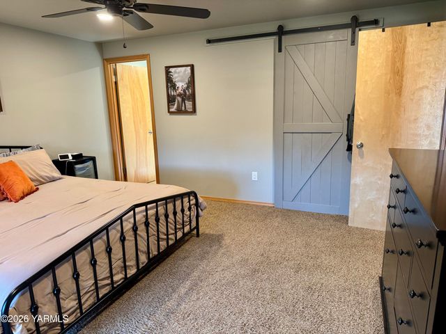 2403 S 73rd Ave, Yakima, WA 98903