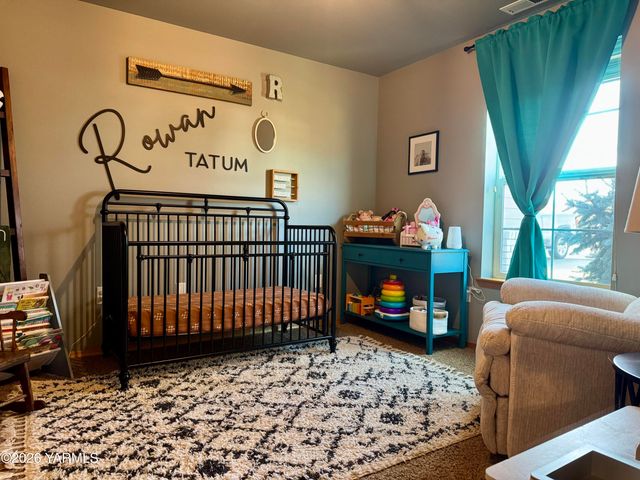 2403 S 73rd Ave, Yakima, WA 98903