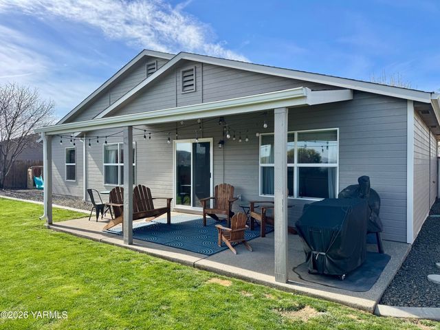 2403 S 73rd Ave, Yakima, WA 98903