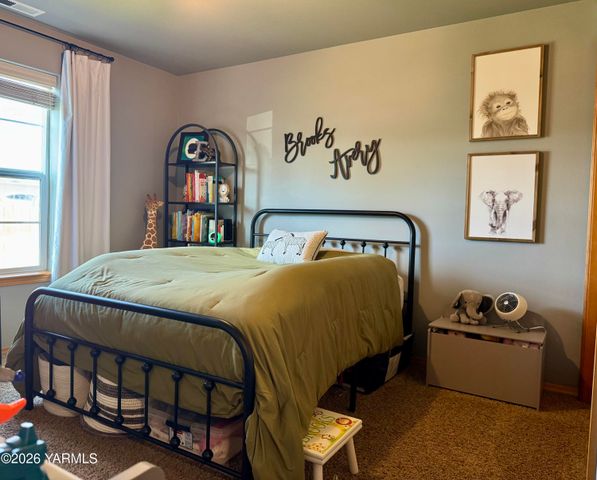 2403 S 73rd Ave, Yakima, WA 98903