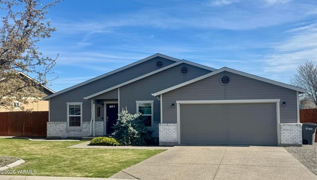 2403 S 73rd Ave, Yakima, WA 98903