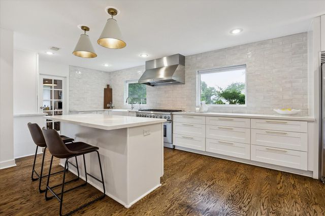 2503 Stoney Brook Drive, Houston, TX 77063