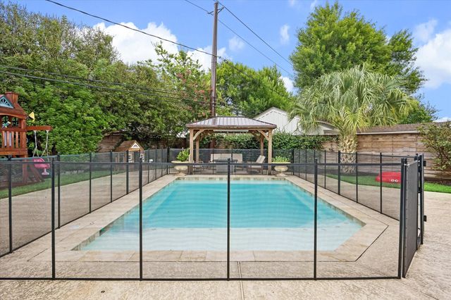 2503 Stoney Brook Drive, Houston, TX 77063