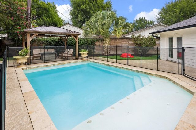 2503 Stoney Brook Drive, Houston, TX 77063