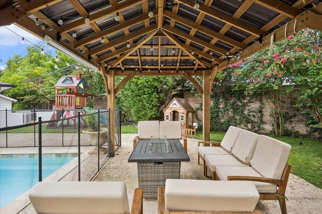 2503 Stoney Brook Drive, Houston, TX 77063
