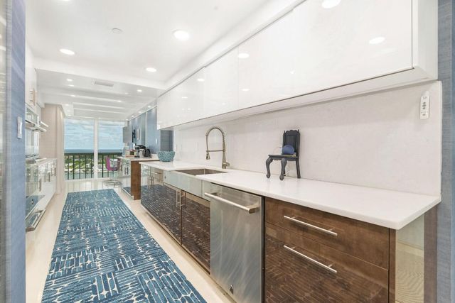 400 N Flagler Drive Ph C6, West Palm Beach, FL 33401