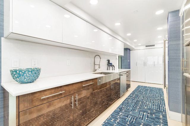 400 N Flagler Drive Ph C6, West Palm Beach, FL 33401