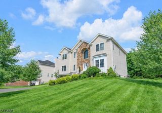 6 Jacob Way, Lopatcong Twp., NJ 08865