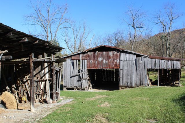 215 Autumn Drive, Pennington Gap, VA 24277