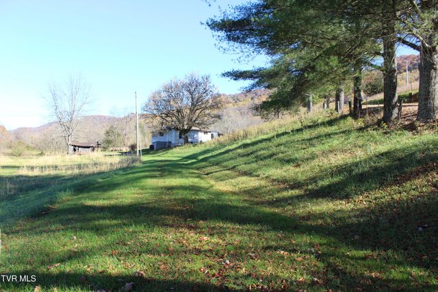 215 Autumn Drive, Pennington Gap, VA 24277