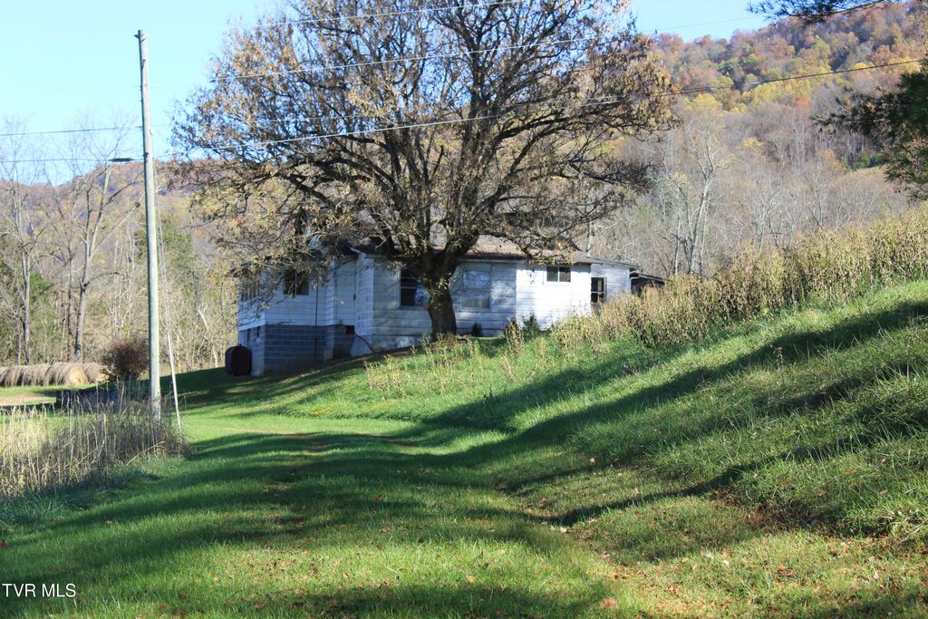 215 Autumn Drive, Pennington Gap, VA 24277