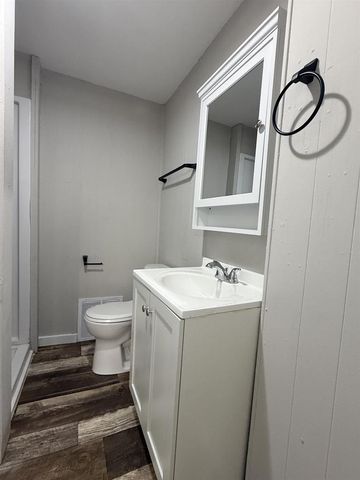 221 Center Avenue, Janesville, WI 53548