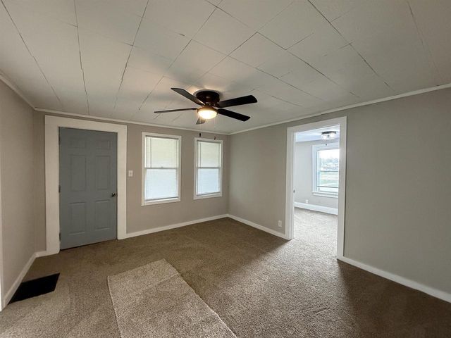 221 Center Avenue, Janesville, WI 53548