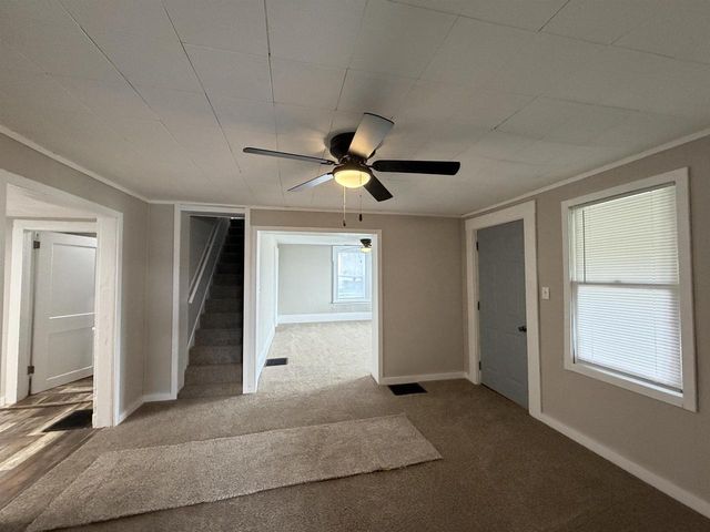 221 Center Avenue, Janesville, WI 53548