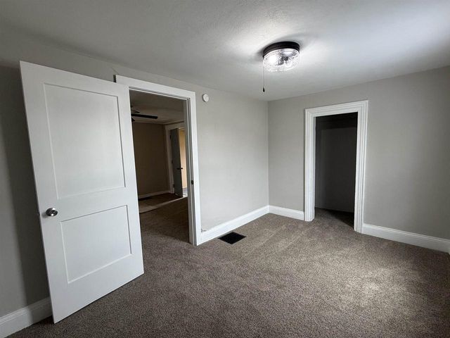 221 Center Avenue, Janesville, WI 53548