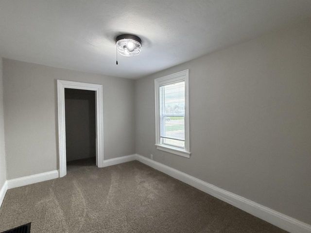 221 Center Avenue, Janesville, WI 53548