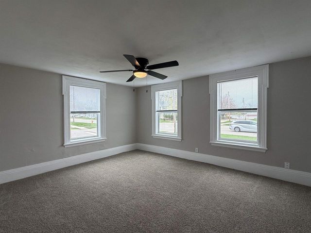 221 Center Avenue, Janesville, WI 53548