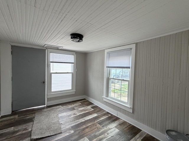221 Center Avenue, Janesville, WI 53548