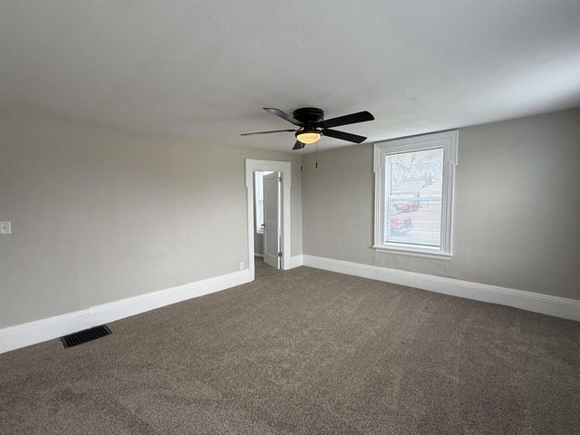 221 Center Avenue, Janesville, WI 53548