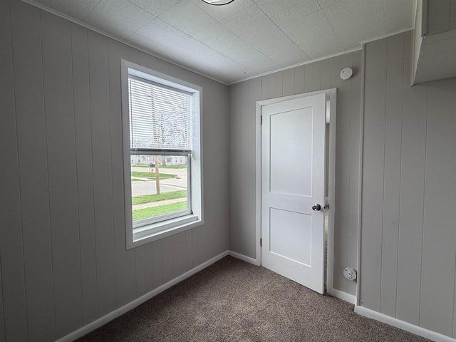 221 Center Avenue, Janesville, WI 53548