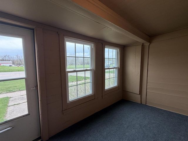 221 Center Avenue, Janesville, WI 53548