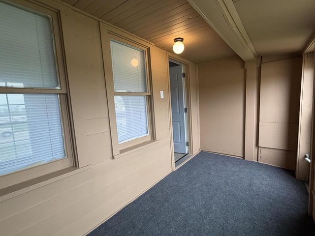 221 Center Avenue, Janesville, WI 53548