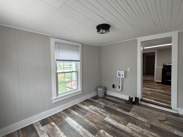 221 Center Avenue, Janesville, WI 53548
