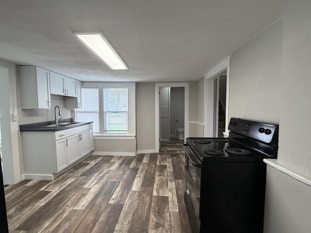 221 Center Avenue, Janesville, WI 53548