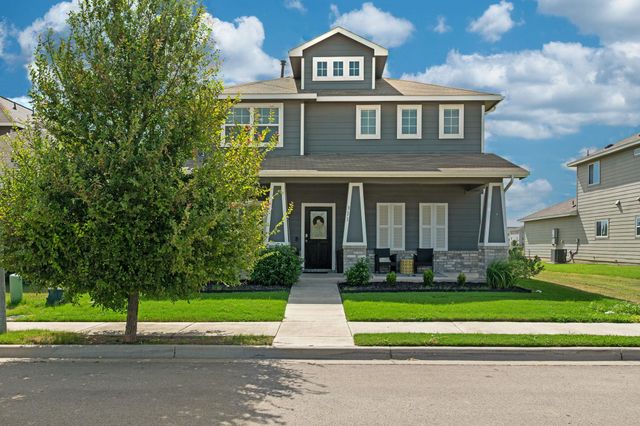 311 Charter Oak DR, Hutto, TX 78634