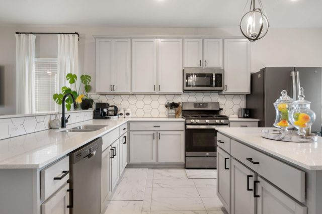 311 Charter Oak DR, Hutto, TX 78634