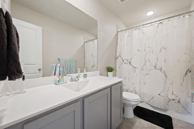 311 Charter Oak DR, Hutto, TX 78634