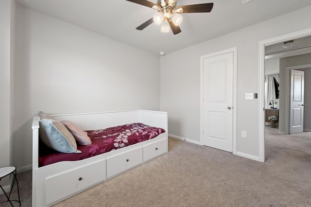 311 Charter Oak DR, Hutto, TX 78634