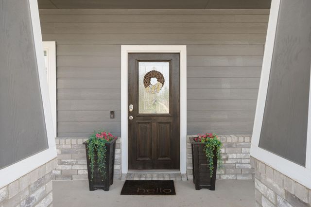 311 Charter Oak DR, Hutto, TX 78634