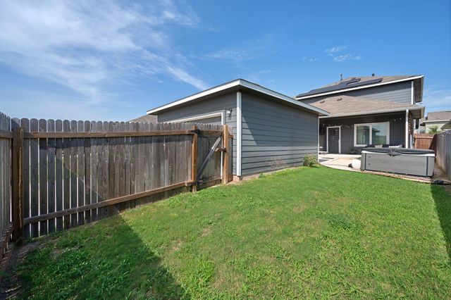 311 Charter Oak DR, Hutto, TX 78634