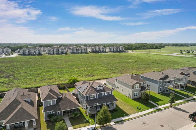 311 Charter Oak DR, Hutto, TX 78634