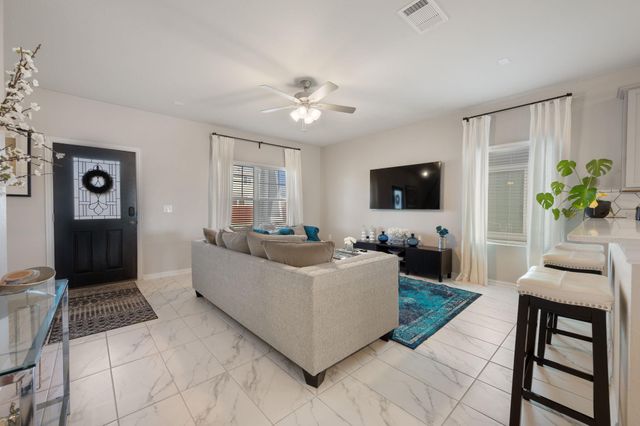 311 Charter Oak DR, Hutto, TX 78634