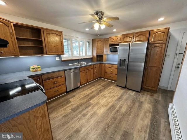 415 N PROGRESS AVE, Harrisburg, PA 17109