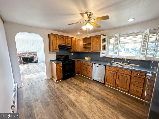 415 N PROGRESS AVE, Harrisburg, PA 17109