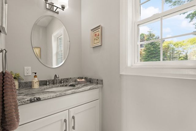 162 East St, Sharon, MA 02067