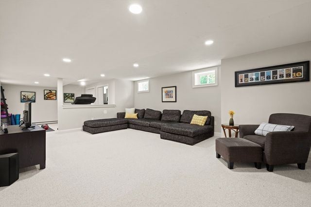 162 East St, Sharon, MA 02067
