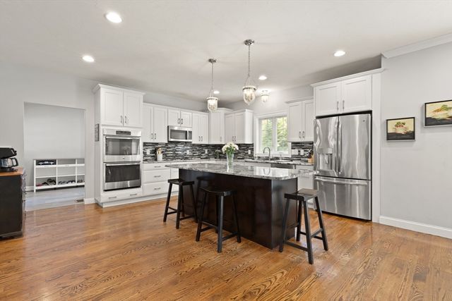 162 East St, Sharon, MA 02067