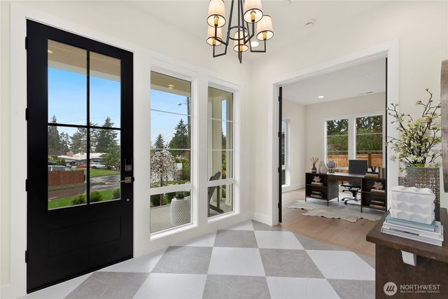 11616 SE 47th Place, Bellevue, WA 98006