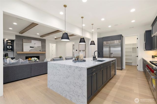 11616 SE 47th Place, Bellevue, WA 98006