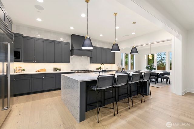 11616 SE 47th Place, Bellevue, WA 98006