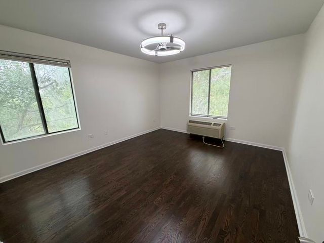 716 Prescott Drive 302, Roselle, IL 60172