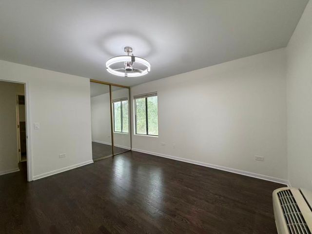 716 Prescott Drive 302, Roselle, IL 60172
