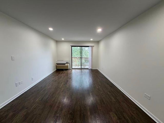 716 Prescott Drive 302, Roselle, IL 60172