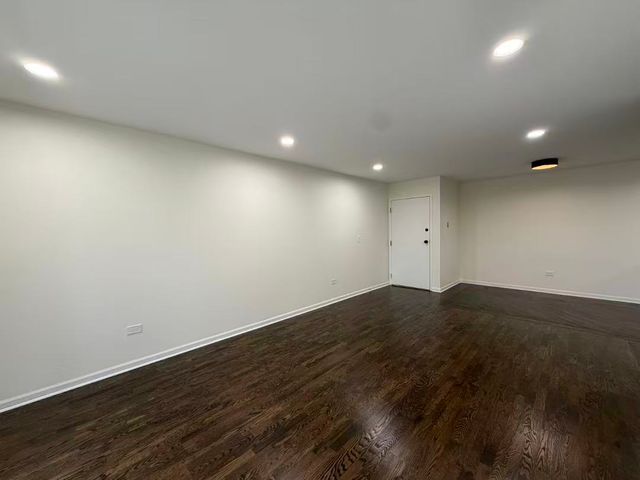 716 Prescott Drive 302, Roselle, IL 60172