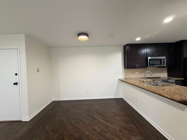 716 Prescott Drive 302, Roselle, IL 60172