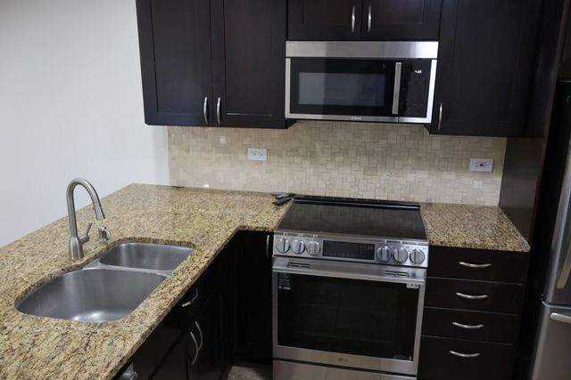 716 Prescott Drive 302, Roselle, IL 60172